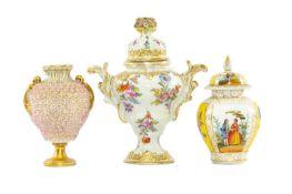DRESDEN POT-POURRI JAR & COVER, decorated throughout with Deutsche Blumen (A/F), 21.5cms (h);