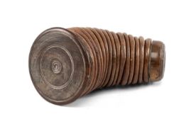 TREEN WIG POWDERER of 'carrot' form, turned wood ends and tapering concertina leather, 90 (l) x 6cms
