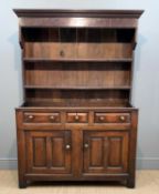 18TH CENTURY WELSH OAK DRESSER OF SMALL PROPORTIONS, Caernarfonshire, boarded half-canopy rack,