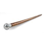 MALACCA WALKING CANE, with silver knob, 86cms (l) Provenance: private collection Cheshire