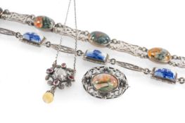 SILVER & MOSS AGATE BRACELET, Birmingham 1971, 19cms (l); silver and moss agate brooch, 25mms;