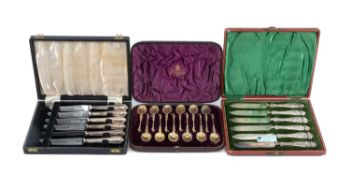 CASED SET OF SIX ART NOUVEAU SILVER-HANDLED TEA KNIVES, Birmingham 1906; further cased set of