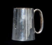GEORGE V SILVER TANKARD of plain form, presentation inscription, Birmingham 1934, 11.5cms (h), 10ozt