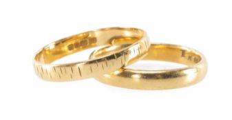 18CT GOLD WEDDING RING, size S, 4.7g; and a further 18ct gold wedding ring with textured finish,