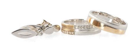 9CT TWO-COLOUR GOLD & DIAMOND WEDDING RING, set with a tiny brilliant, ring size P, 4.1g; a