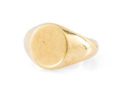 GENT'S 9CT GOLD SIGNET RING, size W, (uninscribed), 11g Provenance: deceased estate Cheshire
