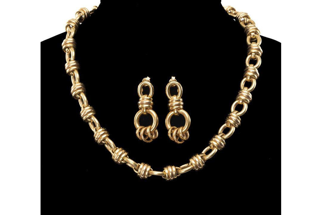 18CT GOLD CHUNKY STACKED CHAIN NECKLACE, 44cms (l); with matching drop earrings, 3.5cms (l),