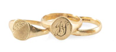 9CT GOLD SIGNET RING, initialled 'JS', size O, 2.9g; 9ct gold wedding ring, size N, 2g; and a 9ct
