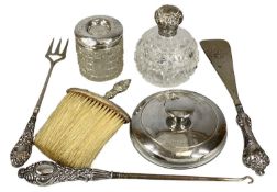 SILVER / SILVER-MOUNTED COLLECTABLES, including button hook and shoehorn, globular cut glass scent
