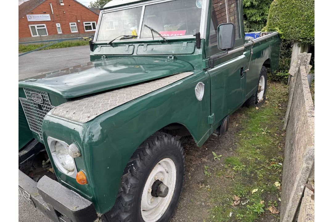 LAND ROVER 1968, DTU 634F, colour green and with contents Collection in situ from address in - Image 9 of 11