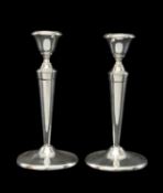 PAIR OF EDWARD VII SILVER CANDLESTICKS, tapering circular form, loaded bases, 18.7cms (h) (2)