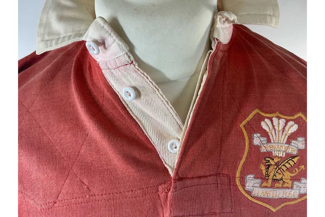 A VICTORIOUS 1972 LLANELLI RUGBY UNION JERSEY FAMOUSLY MATCH-WORN BY TOMMY DAVID VERSUS NEW - Image 9 of 24