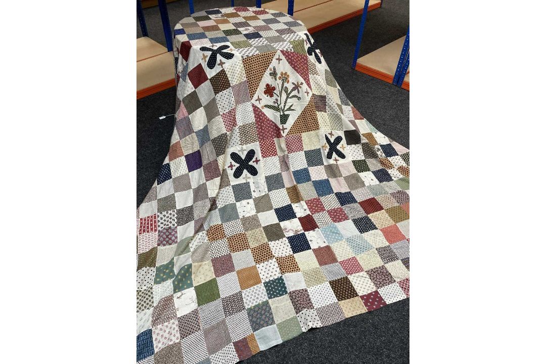 ANTIQUE WELSH PATCHWORK COVERLET, or quilt face, from the family of the artist Carey Morris (1882- - Image 10 of 15
