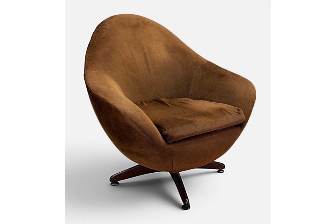 MID-CENTURY 'SWIVEL & ROCK' EGG CHAIR, in the manner of Greaves and Thomas, chocolate brown Dralon - Image 1 of 7