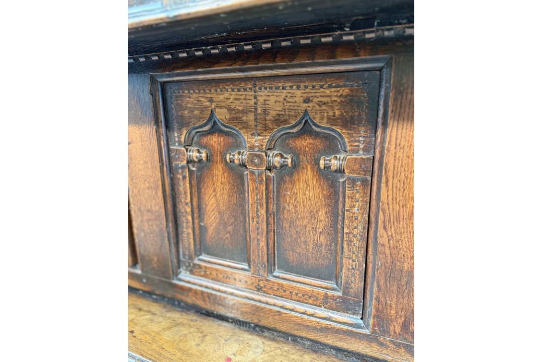 18TH CENTURY WELSH OAK TRIDARN, panel-back canopy top on turned supports, central section of arch - Image 5 of 12