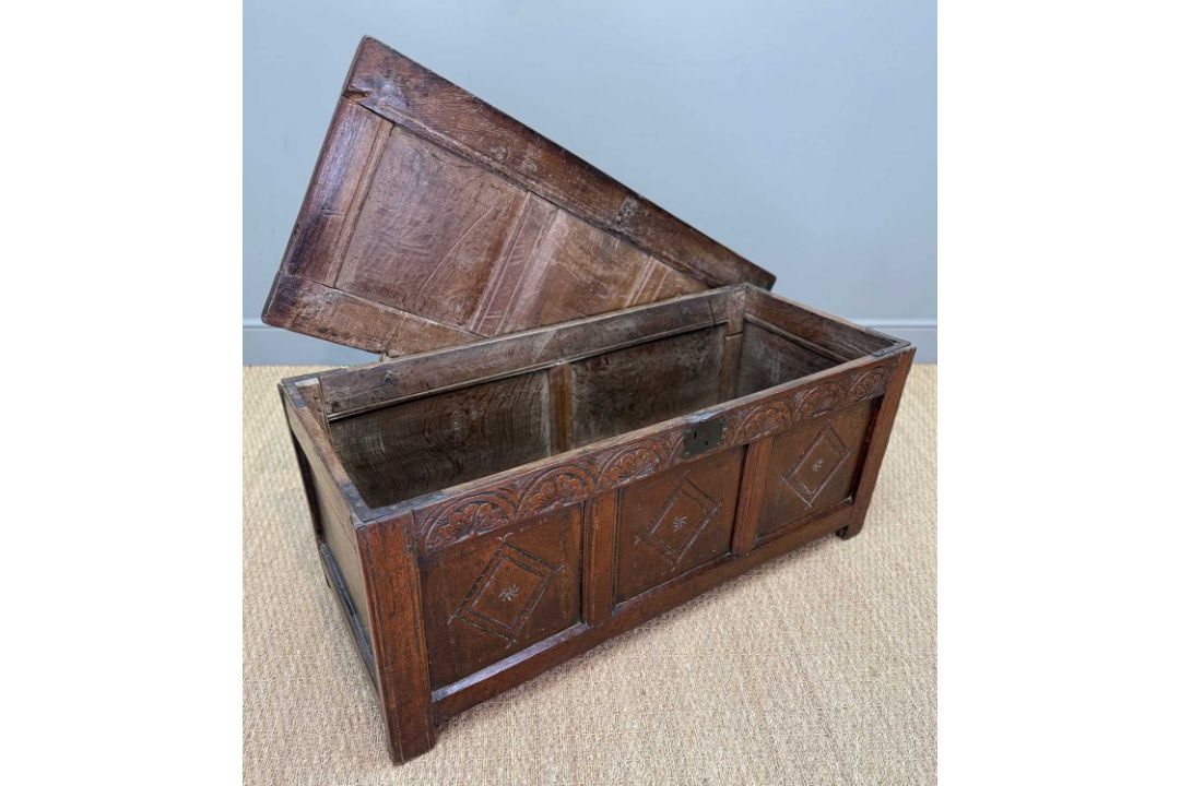 18TH CENTURY WELSH JOINED OAK CARVED COFFER, 53 (h) x 128 (w) x 53cms (d) Provenance: consigned - Image 5 of 10