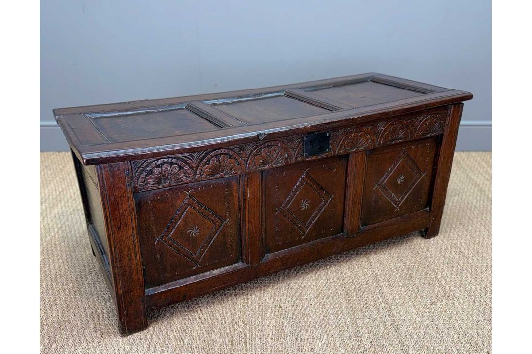 18TH CENTURY WELSH JOINED OAK CARVED COFFER, 53 (h) x 128 (w) x 53cms (d) Provenance: consigned - Image 2 of 10