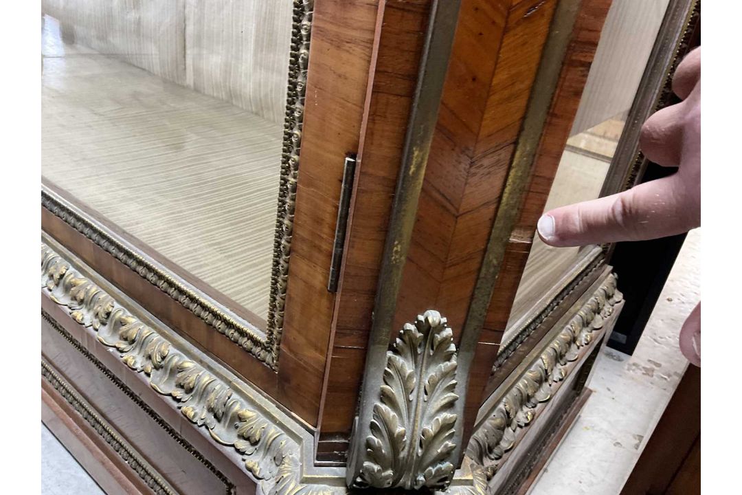 FINE LOUIS XVI STYLE ORMOLU & TULIPWOOD VITRINE BY H. J. HATFIELD & SONS richly decorated with - Image 24 of 26