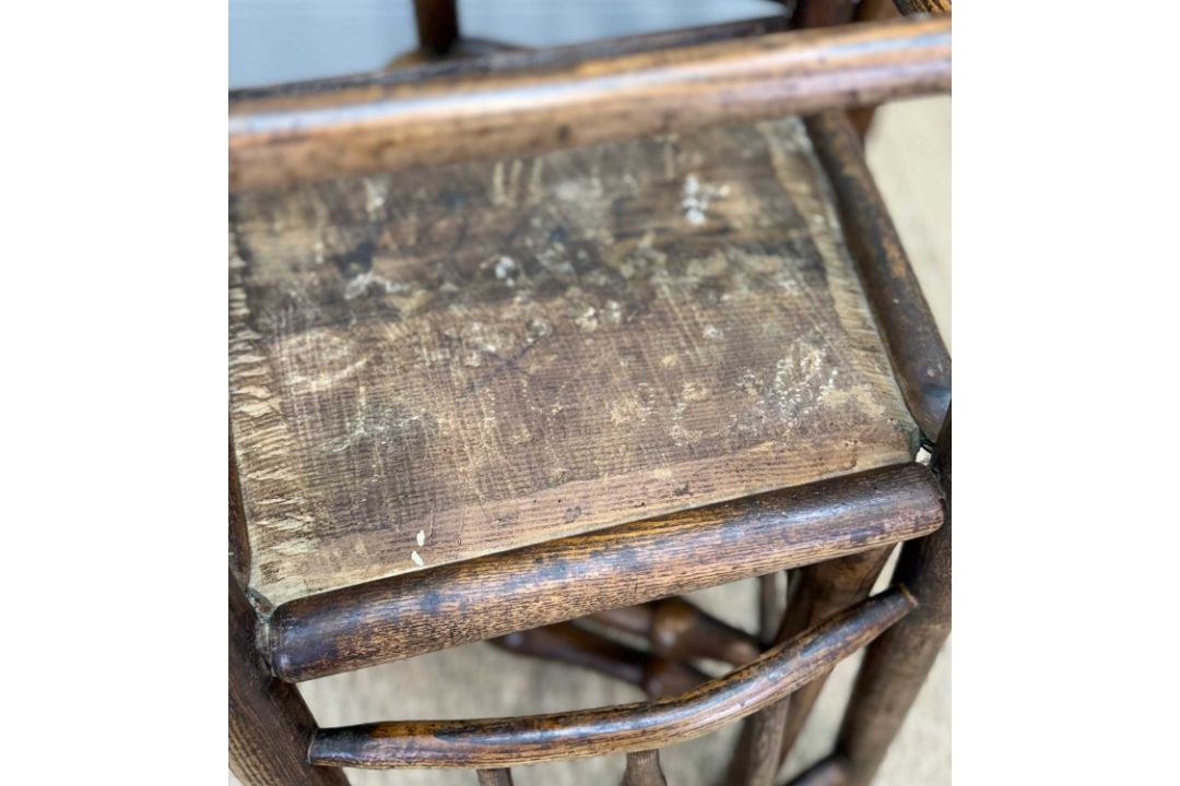 RARE SET OF SIX SHROPSHIRE SPINDLE BACK SIDE CHAIRS, 19th Century, attributed to the Owen family - Image 9 of 12