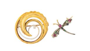 14K GOLD SWIRL DESIGN BAR BROOCH, bi-colour with diamond chip, stamped '585', 5.7g, together with
