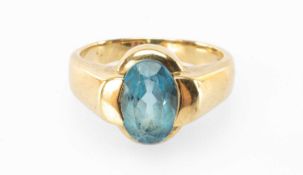 9CT GOLD & BLUE TOPAZ DRESS RING, the oval-cut stone in rubover mount, size M, 5g Provenance: