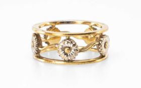 CLOGAU 9CT GOLD DAISY CHAIN RING, size O, 4.95g Provenance: private collection Gwynedd