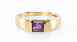 9CT GOLD & AMETHYST DRESS RING, the square-cut stone in a plain rubover setting and ring, size N, 3g