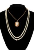 9CT GOLD CAMEO PENDANT, on 9ct gold flat curb link chain, 40cms long, 8.7g, together with strand
