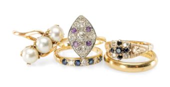 FIVE GOLD RINGS, comprising 18K pearl trilogy ring, 18ct amethyst & diamond cluster navette panel