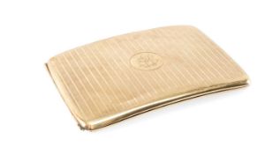 9CT GOLD POCKET CURVED CIGARETTE CASE, hallmarked Birmingham 1917, with engine-turned vertilinear