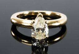 18CT GOLD SINGLE-STONE DIAMOND RING, set with pear-shaped diamond of approx. 1.0ct, size L, 5.0g