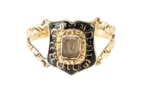 WILLIAM IV 18CT GOLD IN MEMORIAM RING, London 1835, shield-shaped head centred with a locket of hair