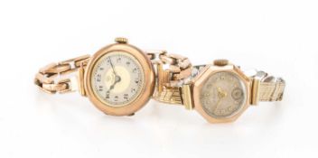 THOMAS RUSSELL & SON 9CT GOLD LADIES' VINTAGE WRISTWATCH on expandable 9ct gold bracelet, gross
