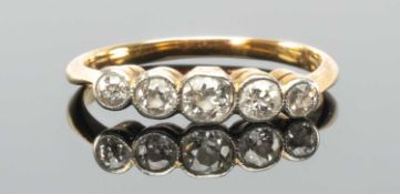YELLOW GOLD FIVE-STONE DIAMOND ENGAGEMENT RING, millegrain set with five graduated old-cut diamonds,