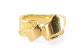 BOODLES 18CT GOLD SACHI TEXTURED RING, size L, 7.85g Provenance: private collection Flintshire