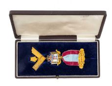 MASONIC INTEREST: 9CT GOLD PAST MASTERS JEWEL from Ashlar Mark Master Masons Lodge No. 185, with a