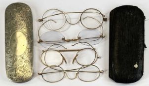 FOUR PAIRS OF ANTIQUE SPECTACLES with gold-plated rims Provenance: private collection Ynys Môn