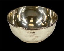CIRCULAR SILVER BOWL of plain design, Walker & Hall, Sheffield 1917, 5.5 (h) x 12cms (diam.), 5ozt