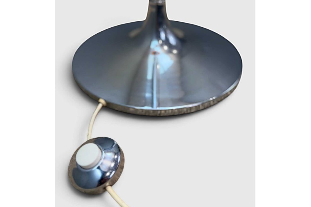 Identify Bulb Base MID-CENTURY HARVEY GUZZINI FLASH FLOOR LAMP, aka the Bud Grande, round ...