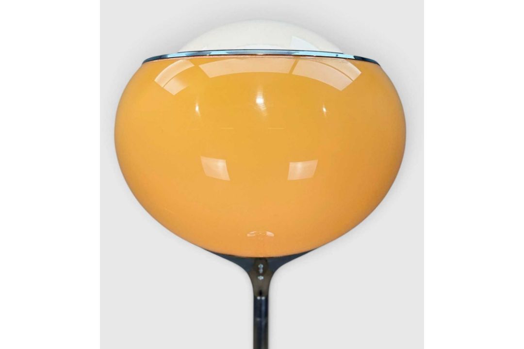 Identify Bulb Base MID-CENTURY HARVEY GUZZINI FLASH FLOOR LAMP, aka the Bud Grande, round ...