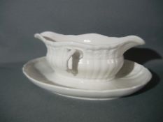 KPM Berlin Rocaille Weiss. Große Sauciere. L. 25cm. Erste Wahl. Neuwertig & unbenutzt.