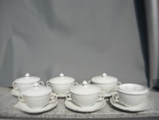 Royal Copenhagen Musselmalet Vollspitze. Satz 6 Suppentassen mit Untertassen und Deckeln. 1xDeckel