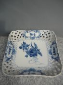 Royal Copenhagen Blaue Blume. Quadratische Prunkschale. Erste Wahl. Ca. 23x23cm.