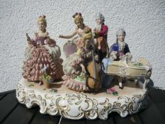 Dresden. XL Figur. Musikstunde. Crenolineröcke und feine Handmalerei. Ca. 30x44cm. Tlw. Best.
