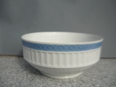Royal Copenhagen Fächer Blau. Sehr große runde Schale. Erste Wahl. Ca. 24x11cm.