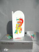 Morandini für Rosenthal. Große dreieckige Künstlervase. Mit OVP. H. 29cm.