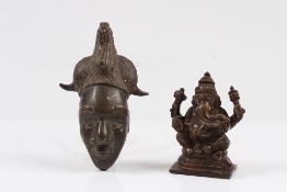 Ganesha und Maske. Wohl Indien.