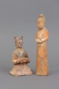 2 chinesische Mingqi Terrakotta Figuren im Stile der Tang Dynastie 