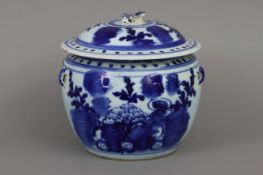 Chinesischer Porzellan Vorratstopf der Qing Dynastie (1644-1912)