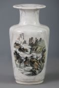 Große Marmorvase mit chinesischem Dekor